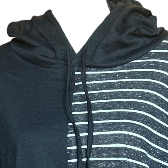 NWT Grace & Emma Black & White Striped Hoodie Sz XL - Picture 2 of 5